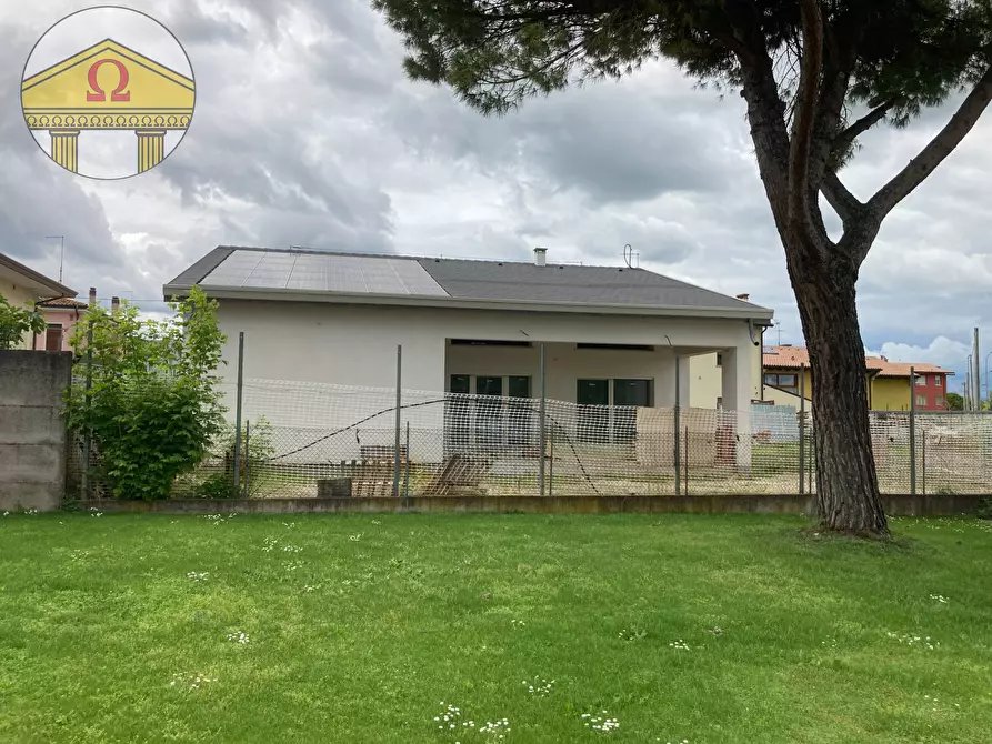 Immagine 11 di Villa in vendita  a Altivole