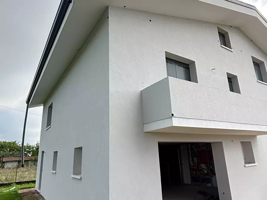 Immagine 2 di Villa in vendita  a Miane