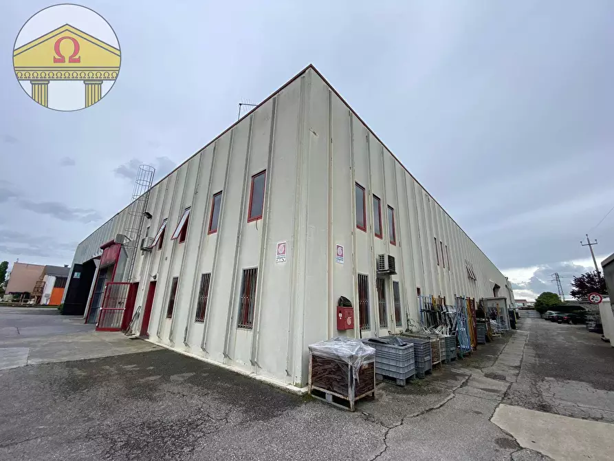 Immagine 1 di Capannone industriale in vendita  a Refrontolo