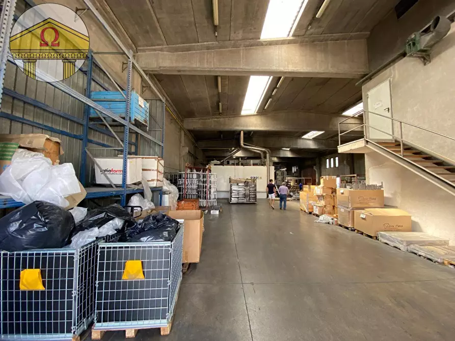Immagine 10 di Capannone industriale in vendita  a Refrontolo