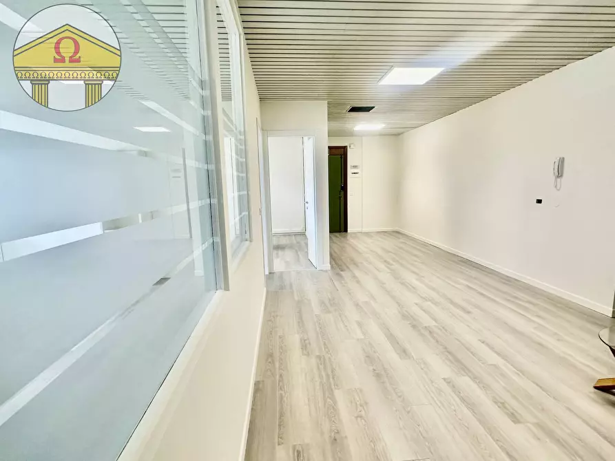 Immagine 7 di Ufficio in vendita  a Refrontolo