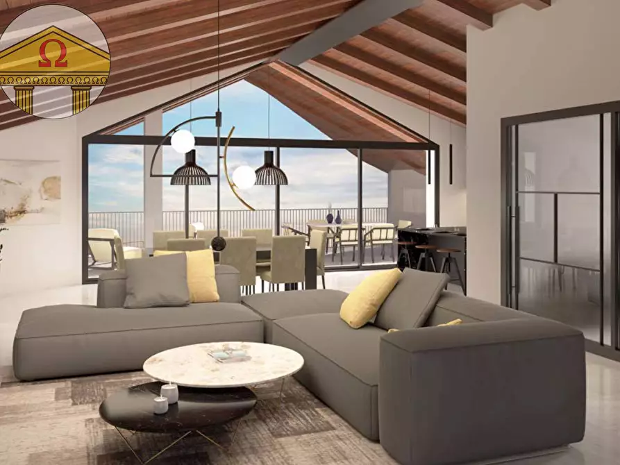 Immagine 1 di Attico in vendita  a Treviso