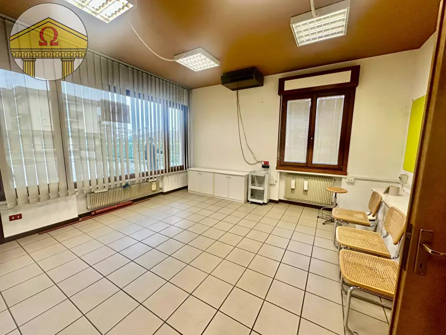 Immagine 2 di Ufficio in vendita  a Miane