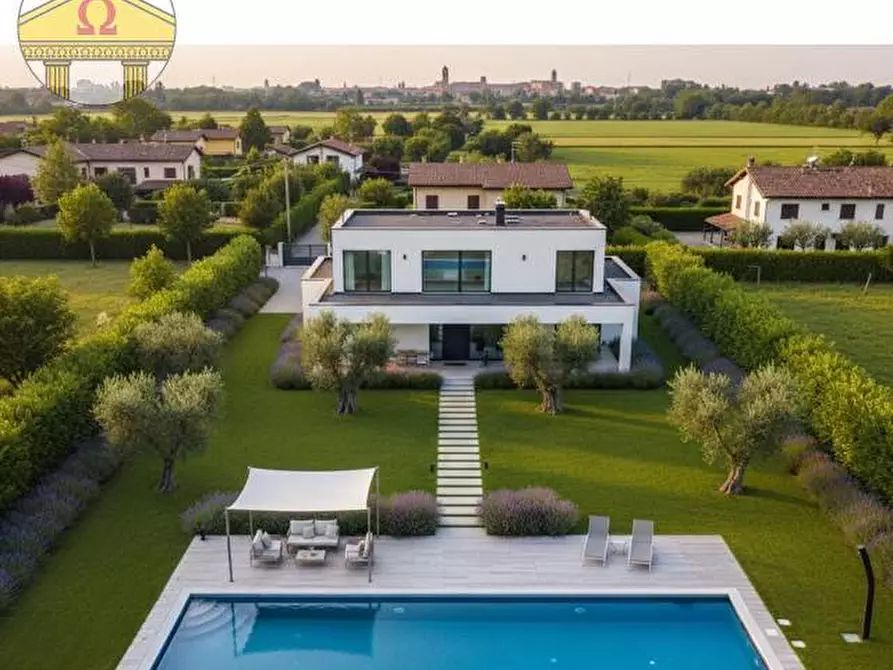 Immagine 1 di Terreno residenziale in vendita  a Treviso