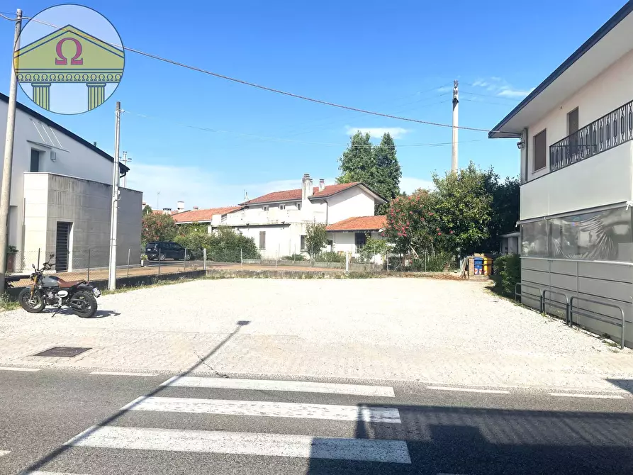 Immagine 4 di Negozio in vendita  a Miane