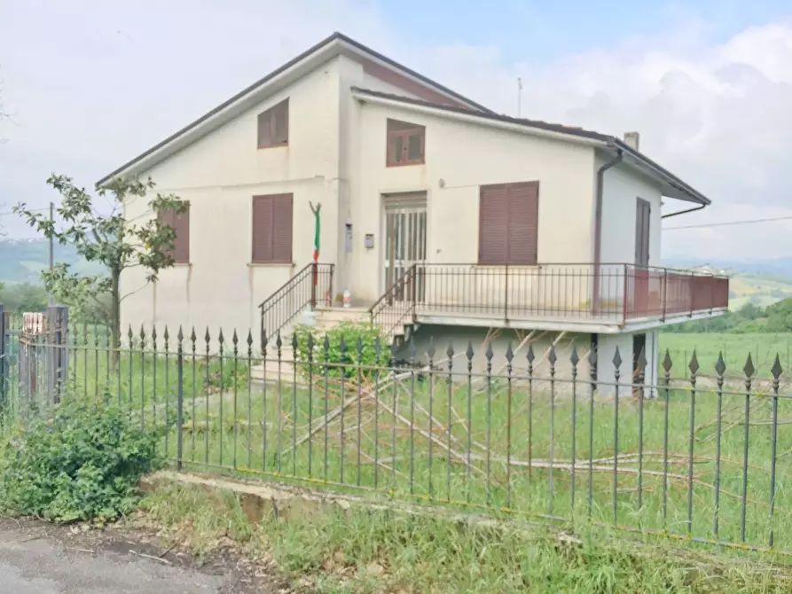 Immagine 1 di Casa indipendente in affitto  in contrada lenze a Andretta