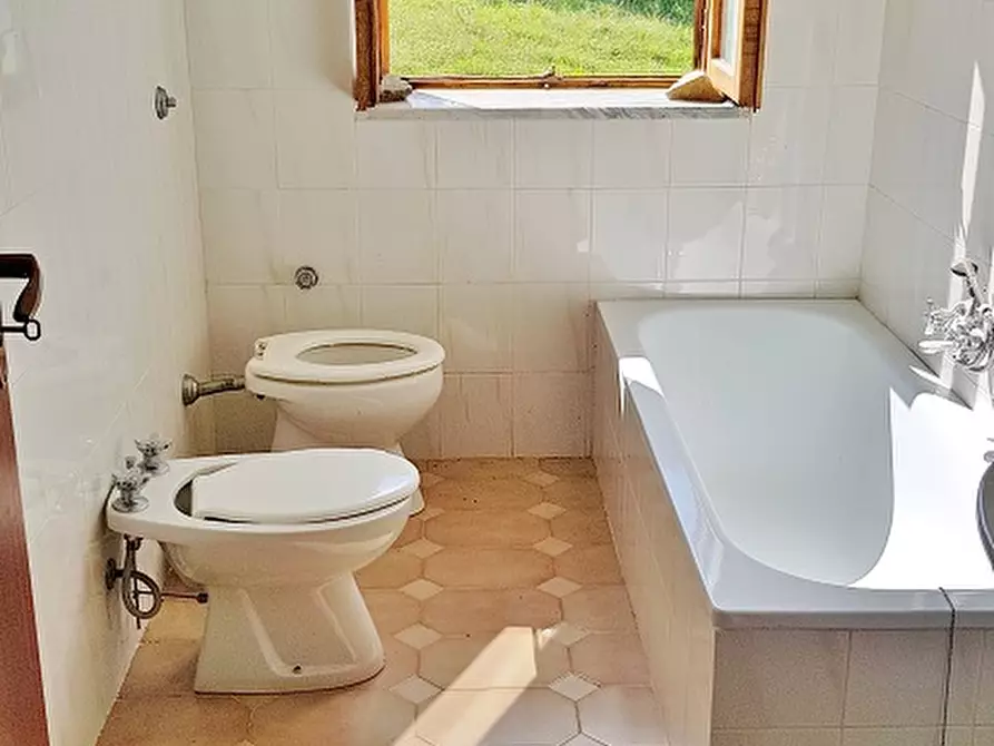 Immagine 5 di Casa indipendente in vendita  in Fossi a Andretta