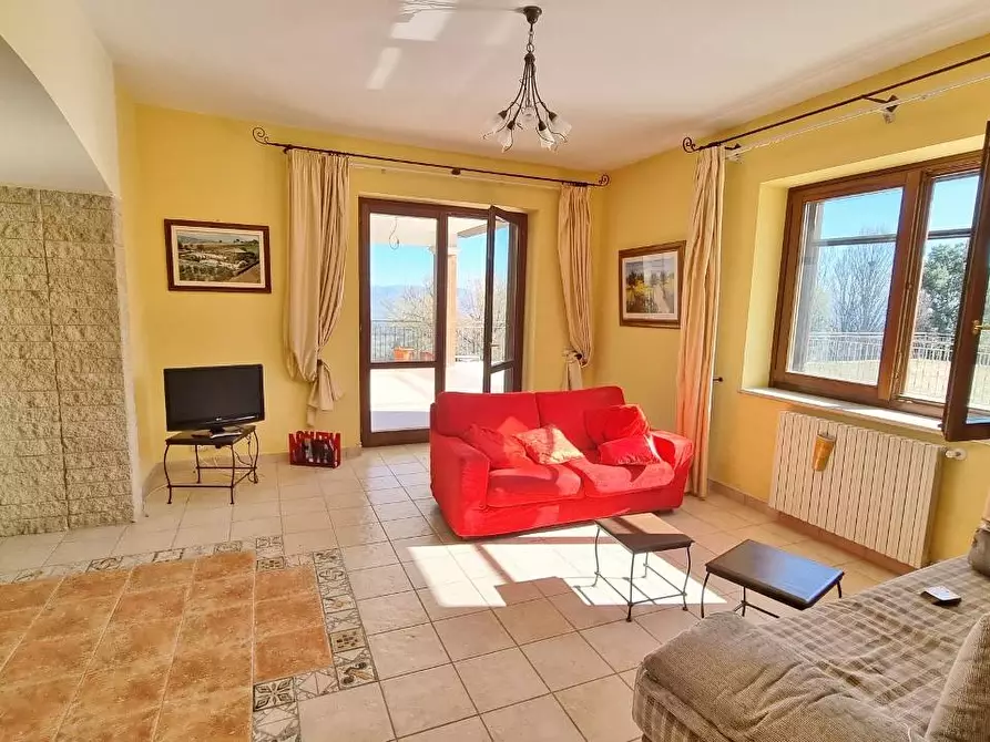 Immagine 17 di Villa in vendita  in Contrada Bosco a Grottaminarda