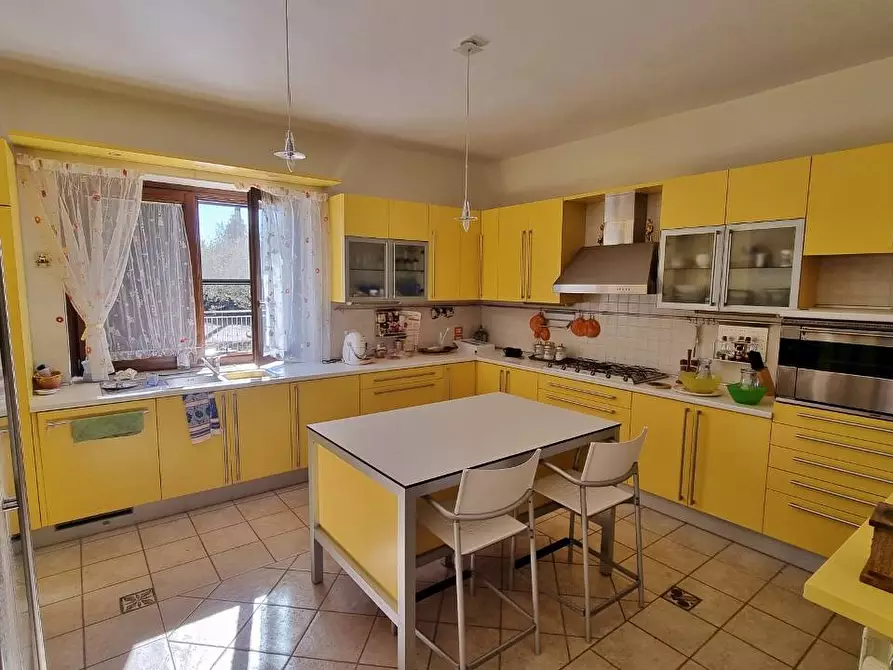Immagine 19 di Villa in vendita  in Contrada Bosco a Grottaminarda