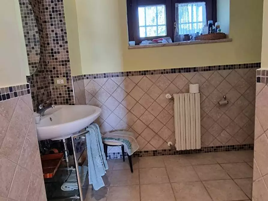 Immagine 23 di Villa in vendita  in Contrada Bosco a Grottaminarda