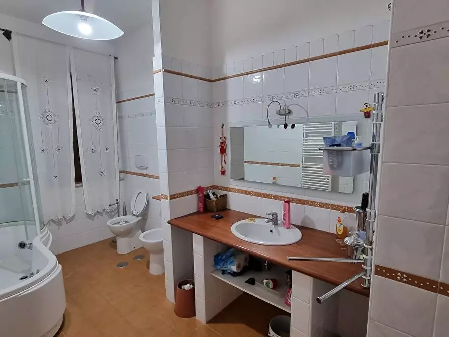 Immagine 31 di Villa in vendita  in Contrada Bosco a Grottaminarda