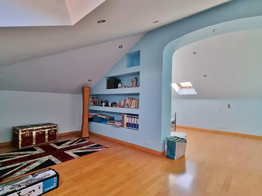 Immagine 33 di Villa in vendita  in Contrada Bosco a Grottaminarda