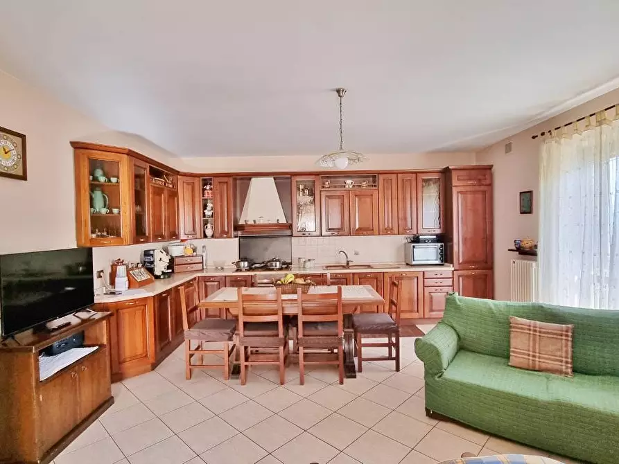 Immagine 31 di Casa semindipendente in vendita  in Strada Statale 303 a Guardia Lombardi