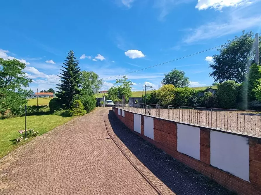 Immagine 43 di Villa in vendita  in Contrada Bosco a Grottaminarda