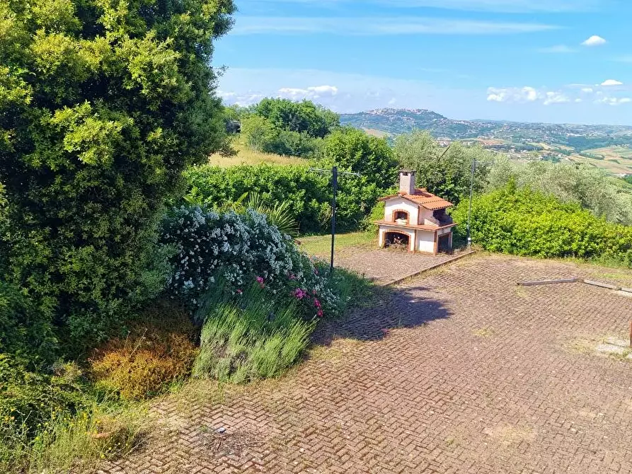 Immagine 45 di Villa in vendita  in Contrada Bosco a Grottaminarda