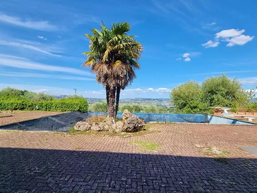 Immagine 46 di Villa in vendita  in Contrada Bosco a Grottaminarda