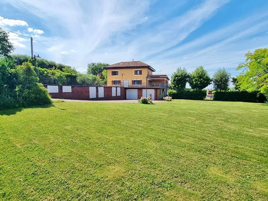 Immagine 51 di Villa in vendita  in Contrada Bosco a Grottaminarda
