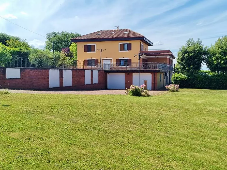 Immagine 52 di Villa in vendita  in Contrada Bosco a Grottaminarda