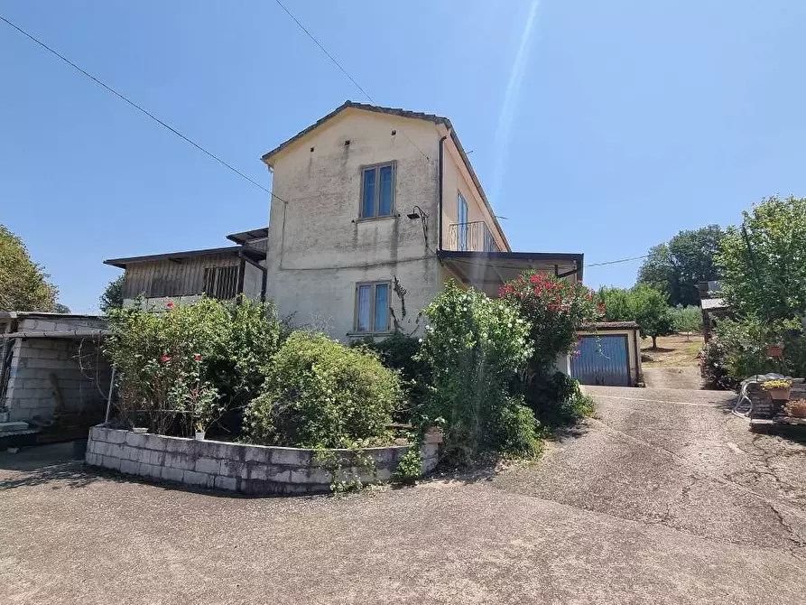 Immagine 1 di Casa indipendente in vendita  in Difesa Grande a Melito Irpino