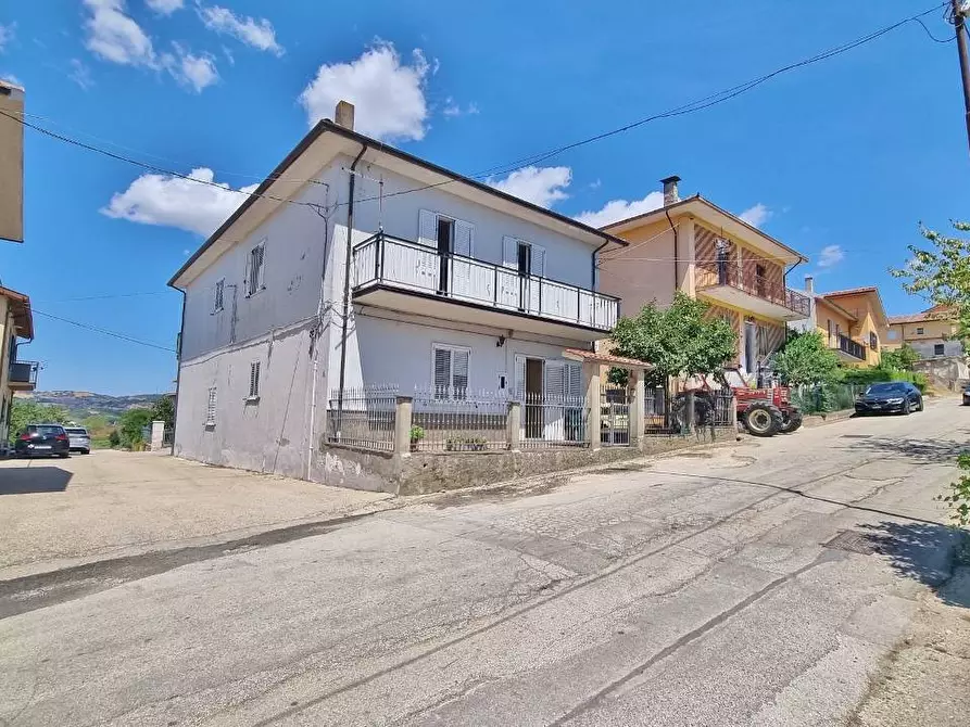 Immagine 1 di Casa indipendente in vendita  in Via Roma a Parolise