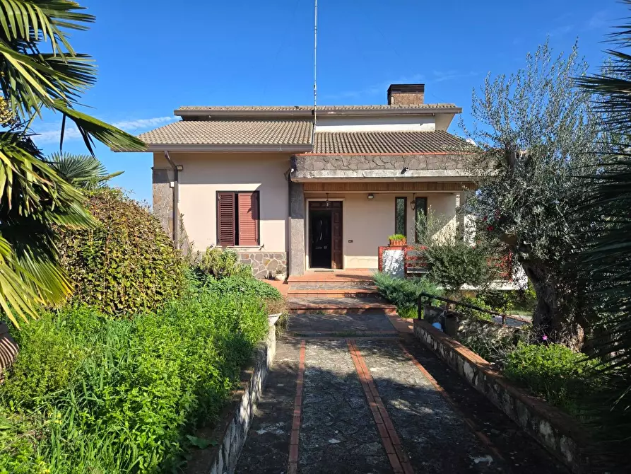 Immagine 1 di Villa in vendita  in via Cefalo Grifi a Torre Le Nocelle