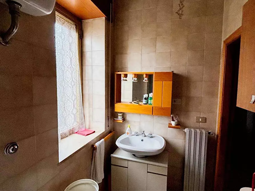 Immagine 13 di Casa semindipendente in vendita  in Viale della Storia a Apice