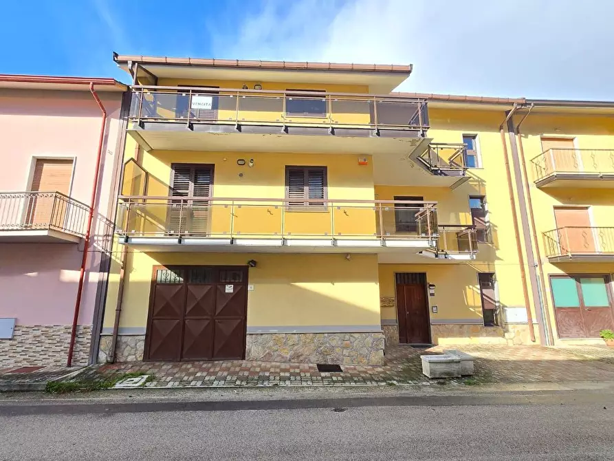 Immagine 2 di Appartamento in vendita  in via Arduino Candela 61 a Parolise