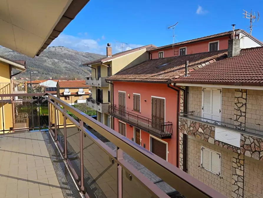 Immagine 3 di Appartamento in vendita  in via Arduino Candela 61 a Parolise