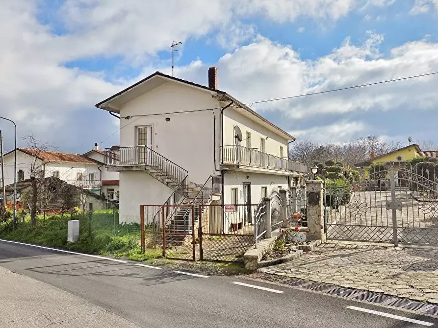 Immagine 2 di Casa indipendente in vendita  in SP 144 101 a Parolise