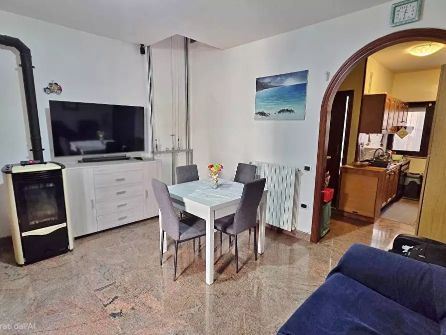 Immagine 11 di Casa semindipendente in vendita  in Vicolo Quarto di Via Roma a Andretta