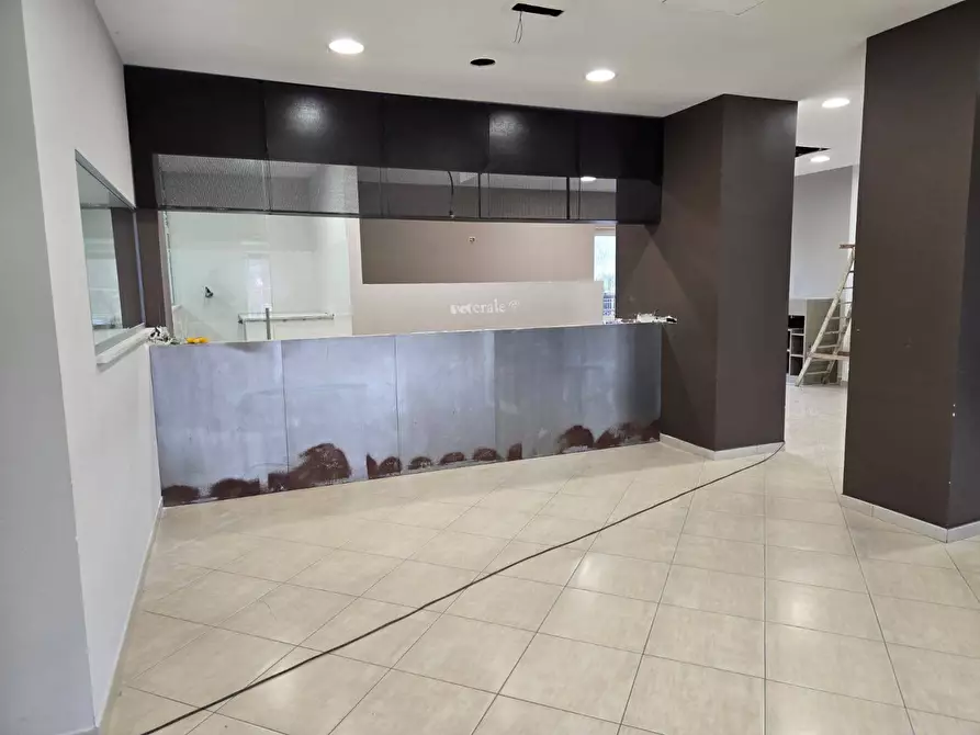 Immagine 3 di Locale commerciale in affitto  in via occhitelli a Volturara Irpina