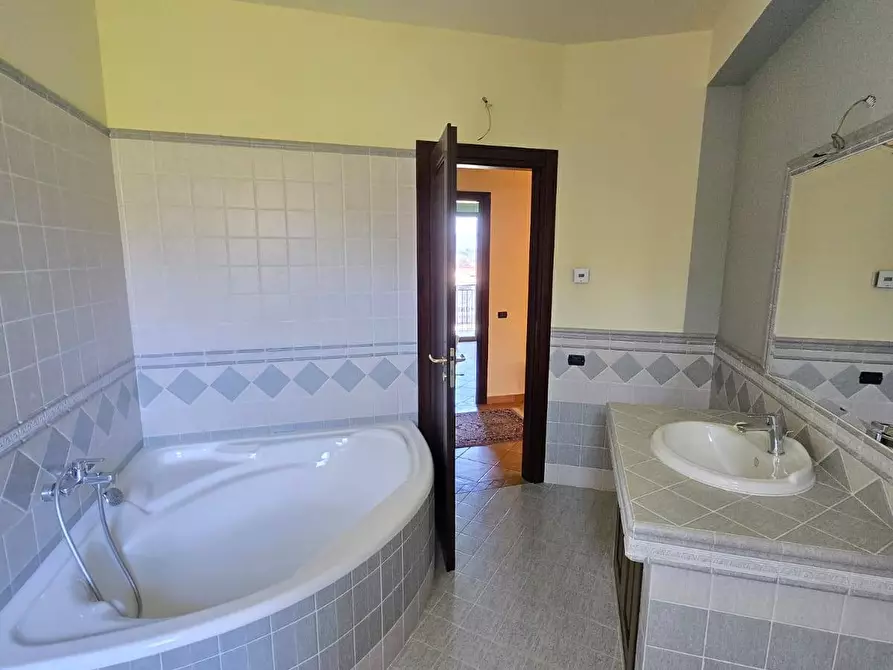 Immagine 41 di Villa in vendita  in contrada Esca a Aiello Del Sabato