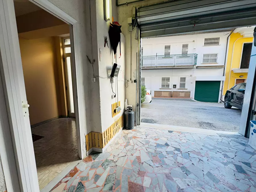 Immagine 21 di Appartamento in vendita  in VIA PIETRANTONIO PERILLO 18 a Grottaminarda