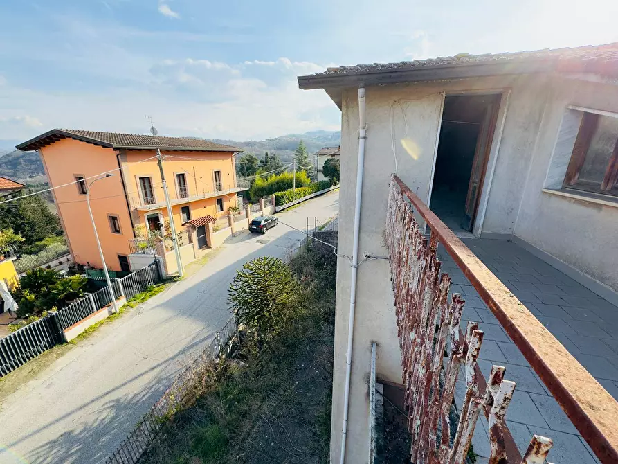 Immagine 24 di Villa in vendita  in VIA STAZIONE 35 a Ceppaloni