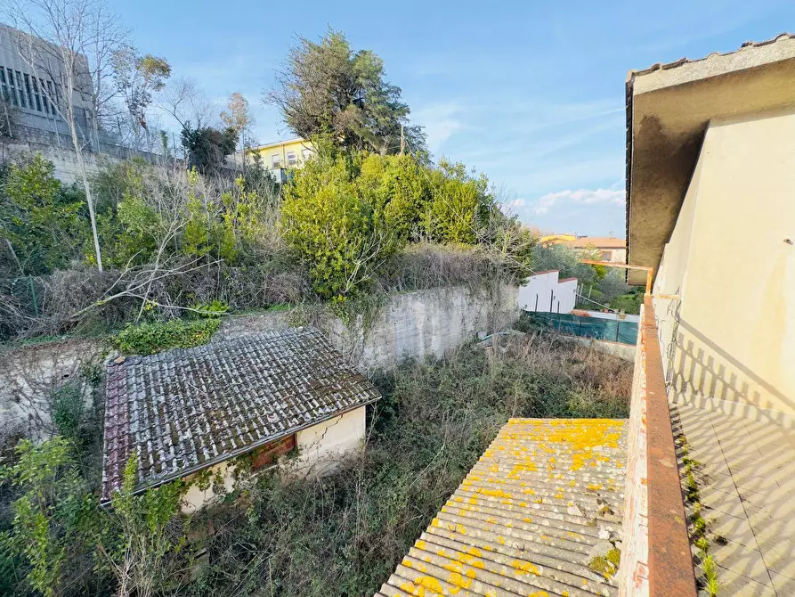 Immagine 22 di Villa in vendita  in VIA STAZIONE 35 a Ceppaloni