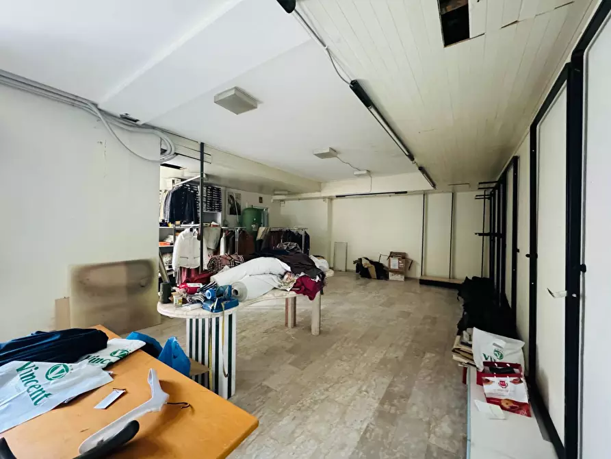 Immagine 4 di Locale commerciale in affitto  in CONTRADA MADDALENA a Ariano Irpino