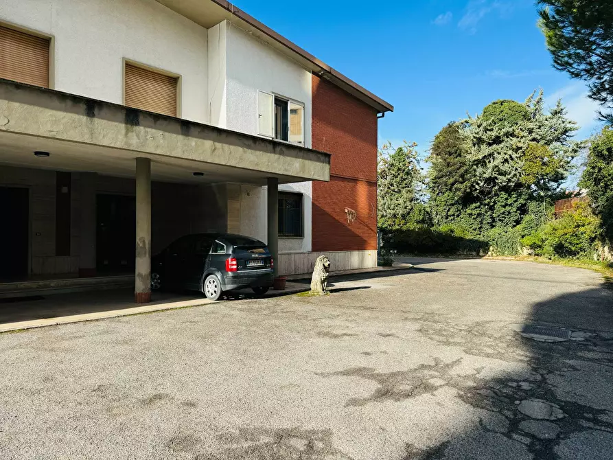 Immagine 3 di Locale commerciale in affitto  in VIA RUSSO MADDALENA a Ariano Irpino