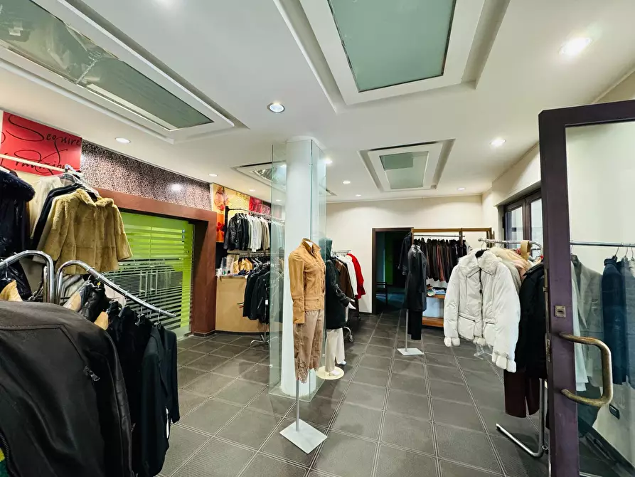 Immagine 5 di Locale commerciale in affitto  in VIA RUSSO MADDALENA a Ariano Irpino