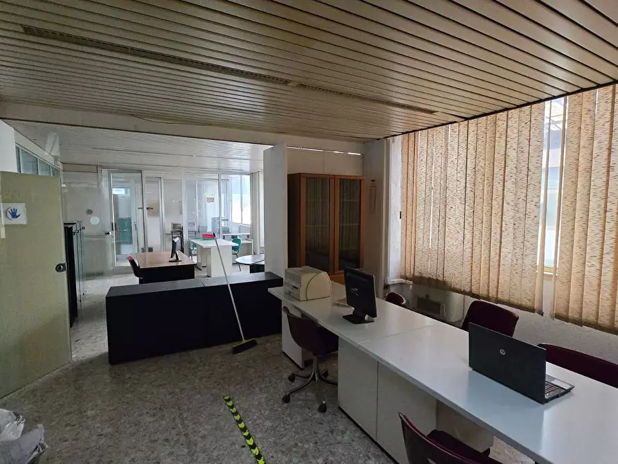Immagine 27 di Ufficio in vendita  in via de renzi 28 a Avellino