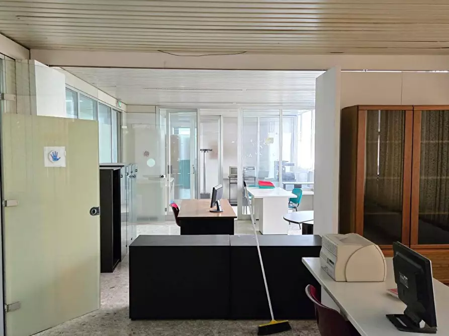 Immagine 30 di Ufficio in vendita  in via de renzi 28 a Avellino