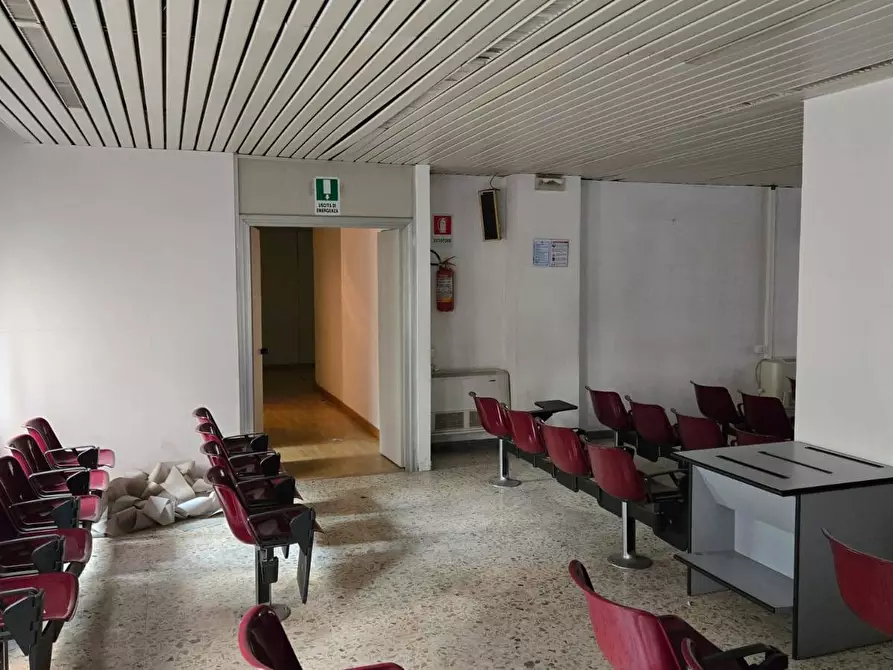 Immagine 41 di Ufficio in vendita  in via de renzi 28 a Avellino