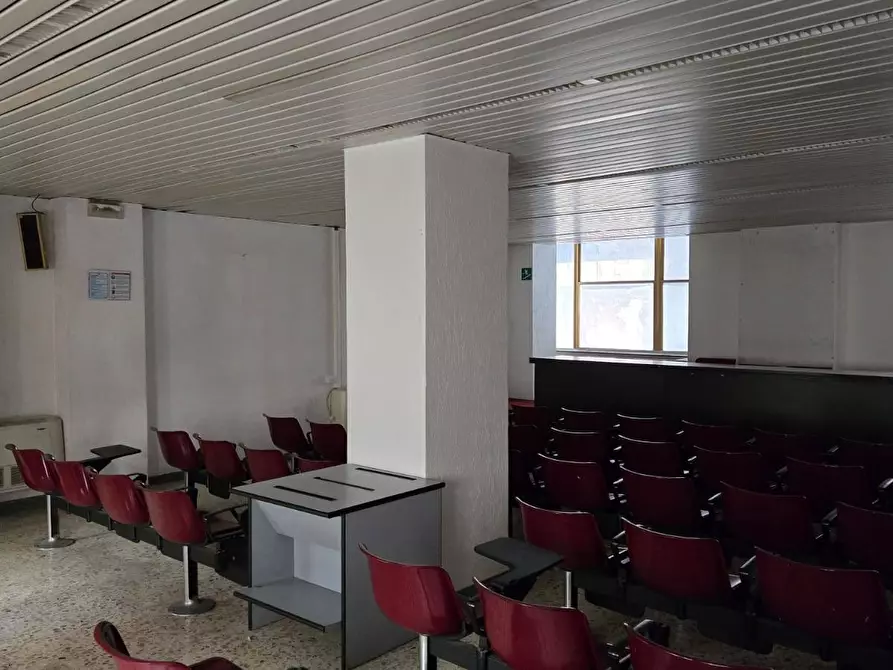 Immagine 42 di Ufficio in vendita  in via de renzi 28 a Avellino