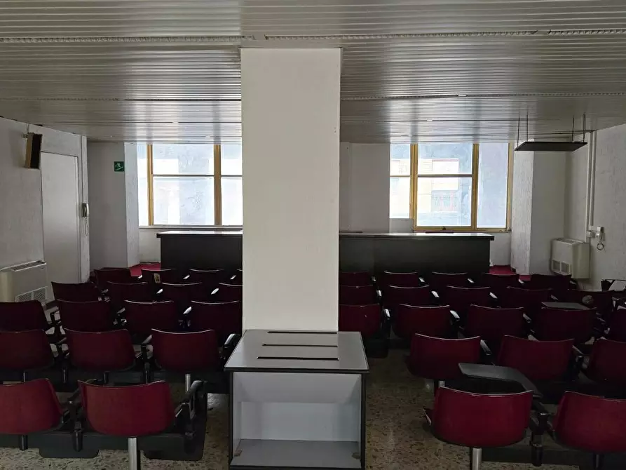 Immagine 44 di Ufficio in vendita  in via de renzi 28 a Avellino
