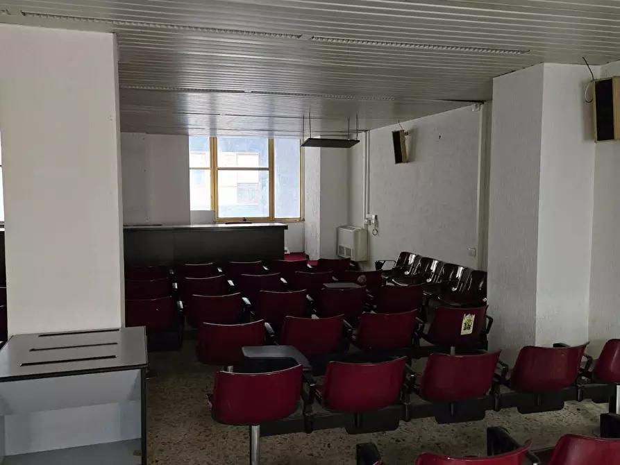 Immagine 45 di Ufficio in vendita  in via de renzi 28 a Avellino