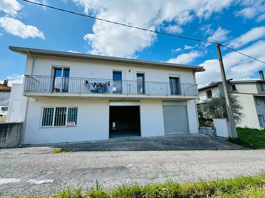 Immagine 2 di Villa in vendita  in CONTRADA SERRA a Ariano Irpino