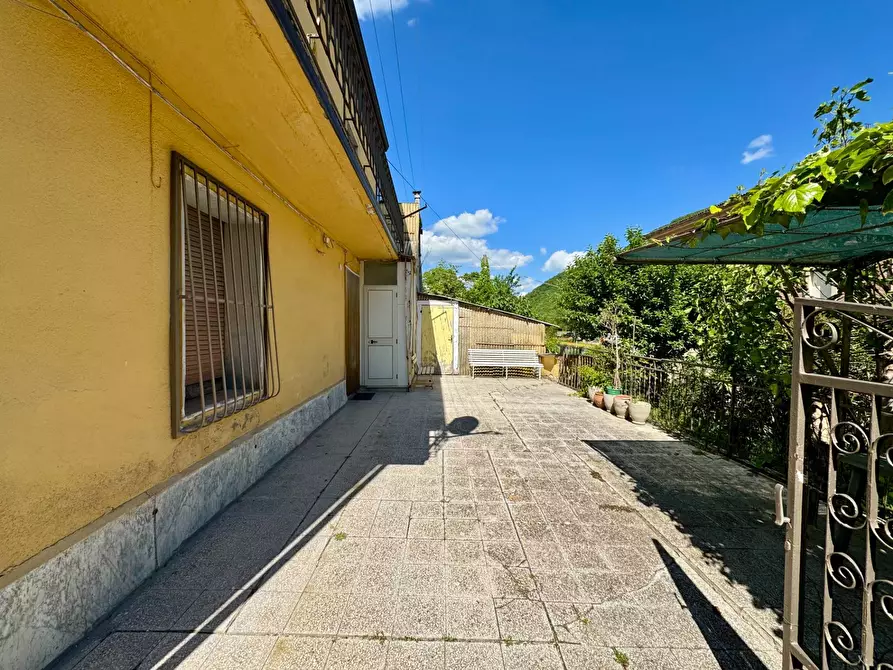 Immagine 4 di Casa indipendente in vendita  in VIA LUIGI ENAUDI a Greci