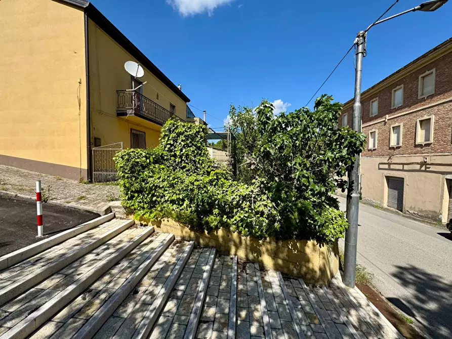 Immagine 2 di Casa indipendente in vendita  in VIA LUIGI ENAUDI a Greci