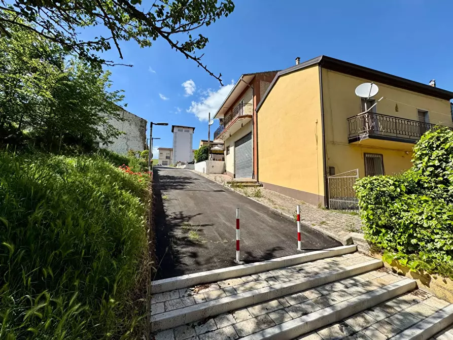 Immagine 3 di Casa indipendente in vendita  in VIA LUIGI ENAUDI a Greci