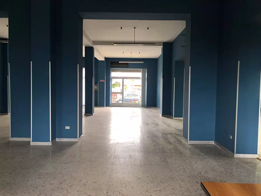 Immagine 5 di Locale commerciale in affitto  in pianopantano a Mirabella Eclano