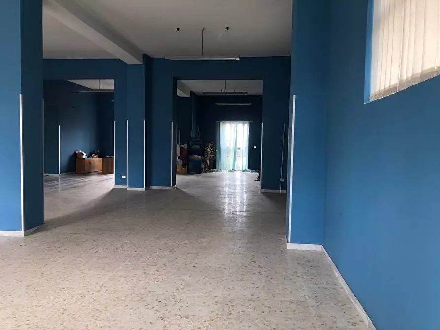 Immagine 8 di Locale commerciale in affitto  in pianopantano a Mirabella Eclano